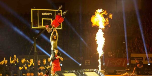 Acrobatic-Dunking-Basketball-Show