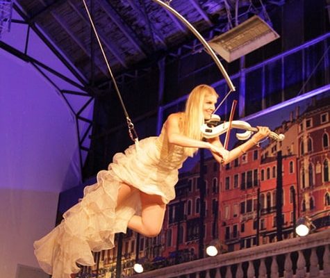Aerial-Violinist-Show Aerial-Violinist-Show