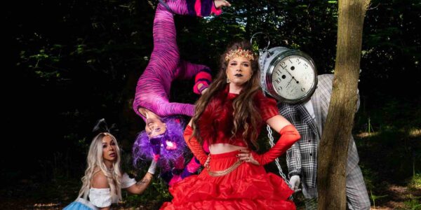 Alice-In-Wonderland-Entertainment