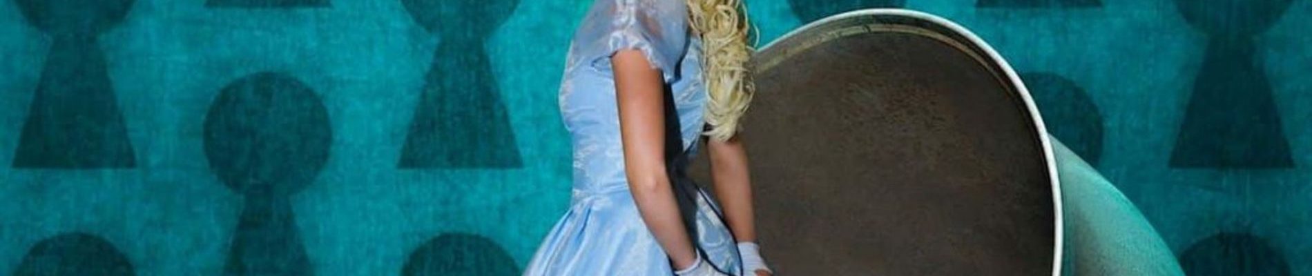 Alice-In-Wonderland-Walkabout-Actjpg Alice-In-Wonderland-Walkabout-Actjpg