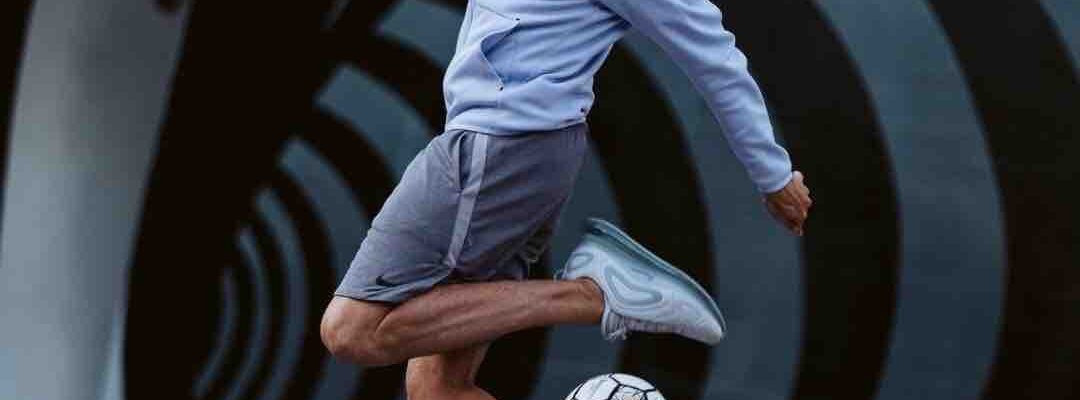 Amazing-Football-Stunts-By-UK-Football-Freestyler Amazing-Football-Stunts-By-UK-Football-Freestyler