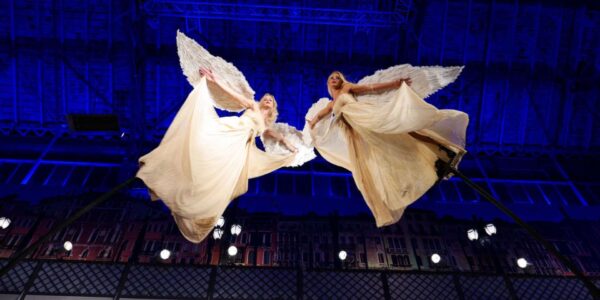 Angel-Themed-Aerial-Performers