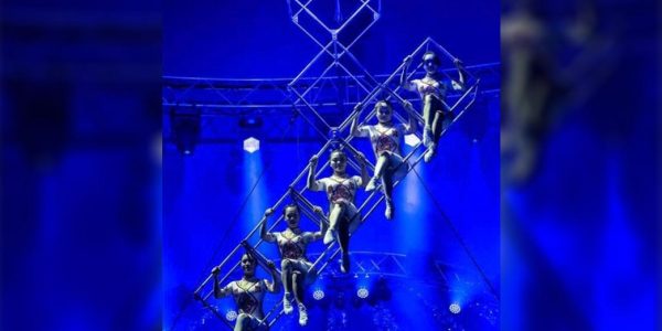 Bewitching-Cubes-Performance