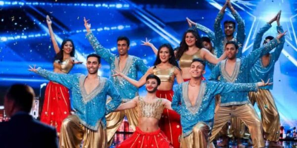 Bollywood-Dancers-Performing-On-Stage