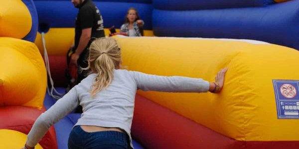 Bungee-Run-Inflatable-Hire