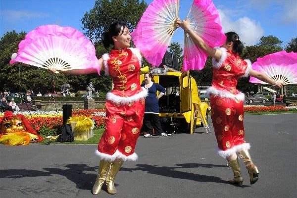Chinese-Fan-Dancers Chinese-Fan-Dancers