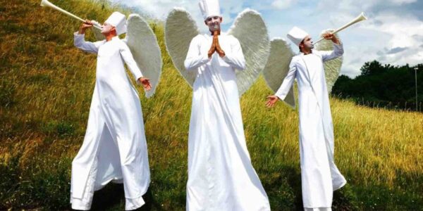 Christmas-Angelic-Stilt-Performers