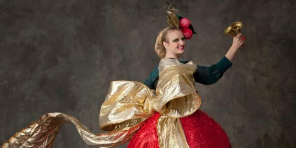 Christmas-Dancer-Stilt-Performers