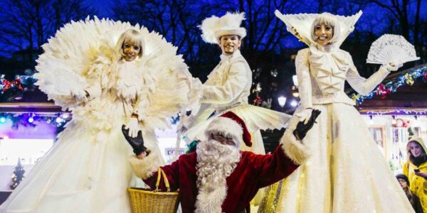 Christmas-Stilt-Walkers-With-Santa