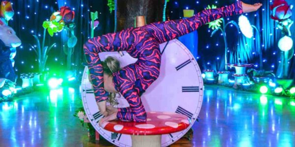 Circus-Acrobats-For-Themed-Events
