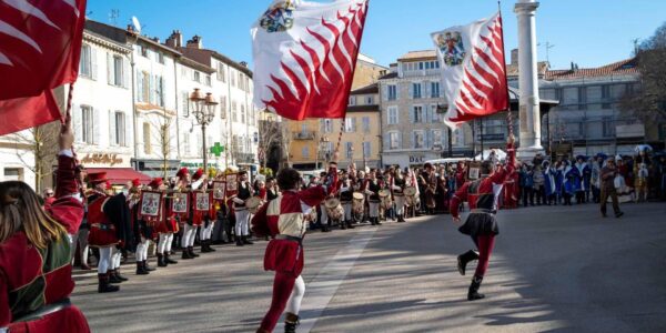 Dancing-Flag-Entertainers-At-Parade