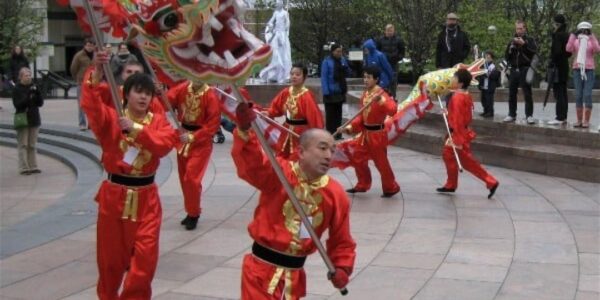 Dragon-Dance-Performers