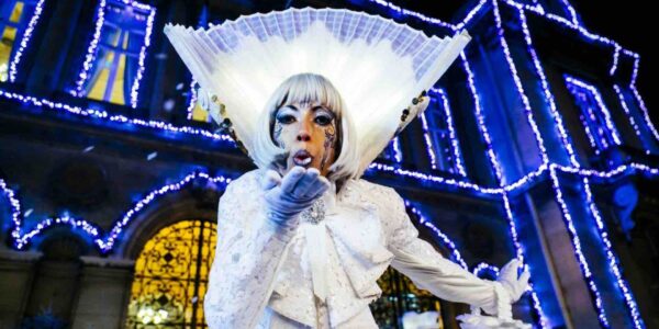 Enchanting-Stilt-Performers-For-Hire