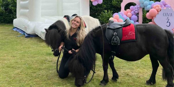 Event-pony-rides-for-youngsters