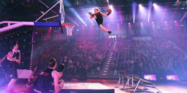 Extreme-Basketball-Dunking-Performance