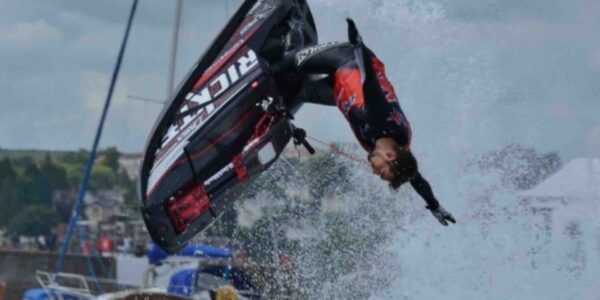 Extreme-Water-Sports-Entertainer