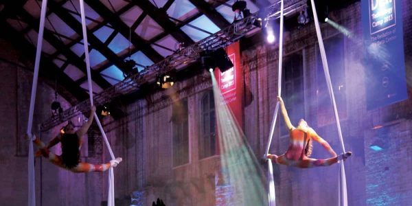 Flexible-Aerialist-Show