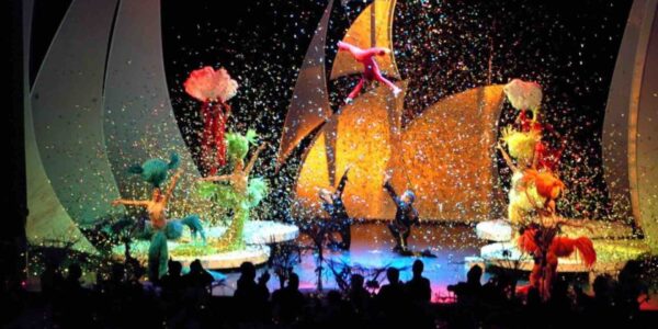 Flying-Acrobats-Perform-With-Circus-Acts