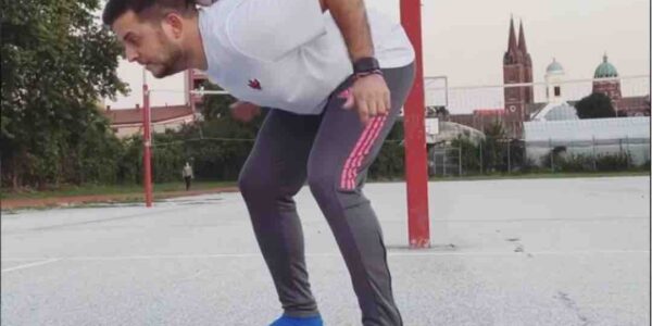 Football-Freestyler-Back-Balance