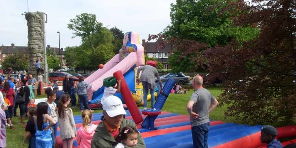 Gladiator-Joust-Inflatable-Hire