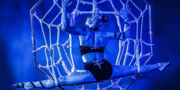 Halloween-Themed-Aerial-Entertainment