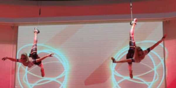 Hire-Acrobats-For-Bespoke-Shows
