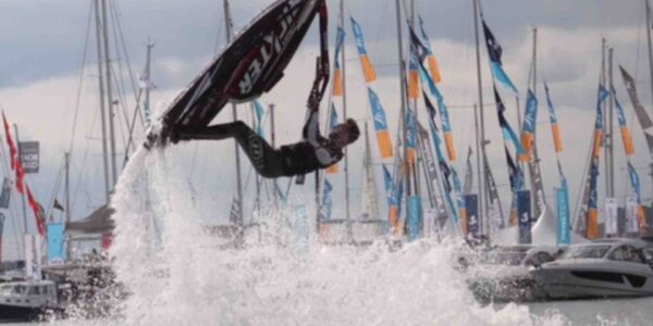 Jet-Ski-Stunt-Man