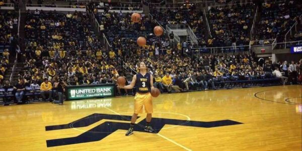 Man-Juggling-Basketballs