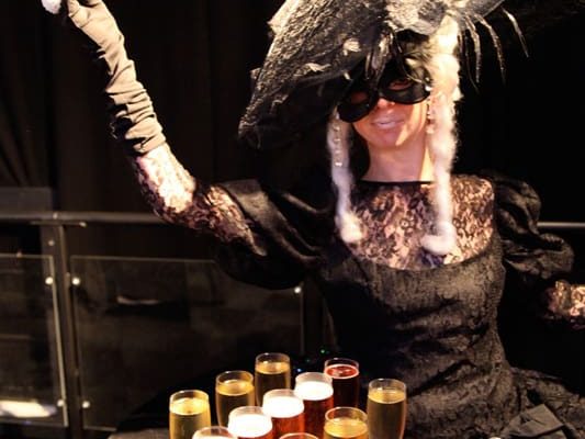 Masquerade-human-table-entertainment Masquerade-human-table-entertainment