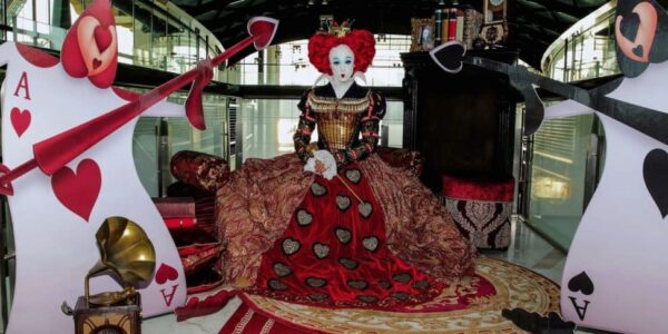Queen-Of-Hearts-Character-Hire