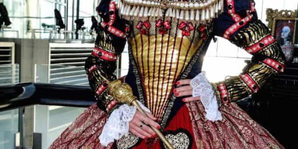 Queen-Of-Hearts-Entertainment