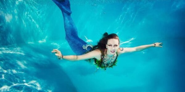 Real-Life-Mermaid-Performer