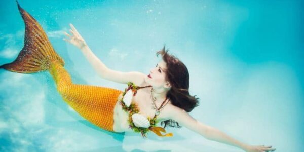 Real-Mermaid-Performer-In-Yellow-Tail