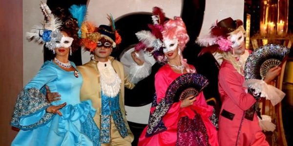 Renaissance-entertainment-parade-dancers