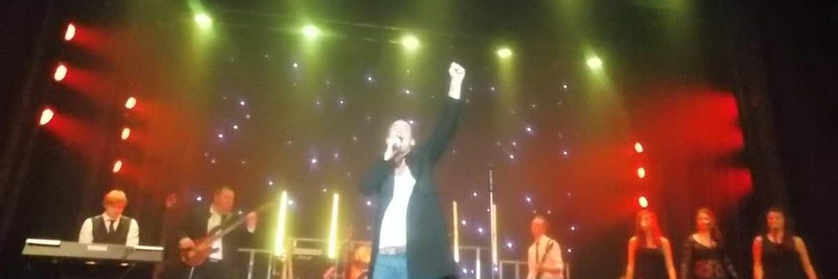 Robbie-Williams-Tribute-Performer Robbie-Williams-Tribute-Performer