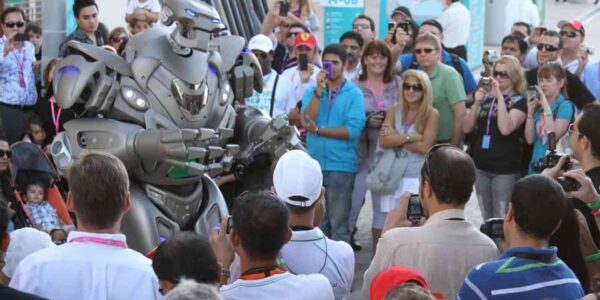 Robot-Greeting-Guests-At-Event