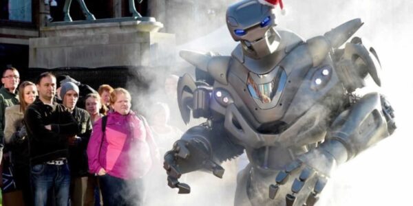 Robot-Walkabout-In-Santa-Hat