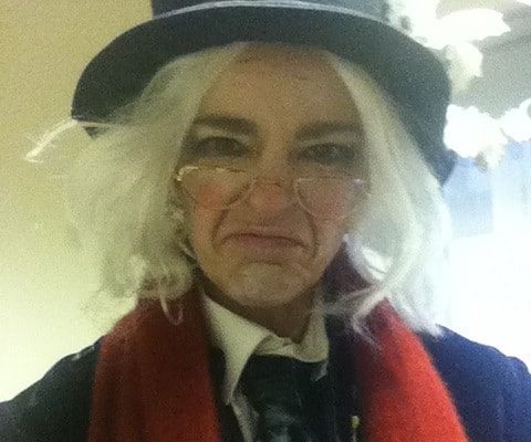 Scrooge-Stilt-Walker Scrooge-Stilt-Walker