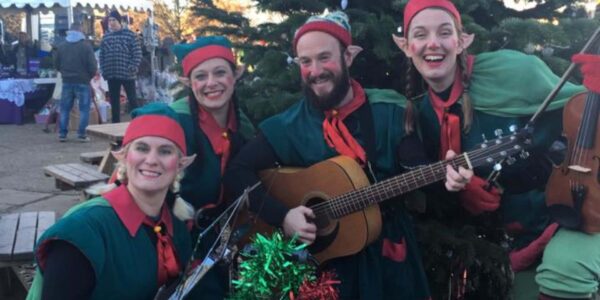 Singing-And-Dancing-Elf-Musicians