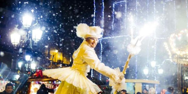 Snowy-White-Stilt-Walkers