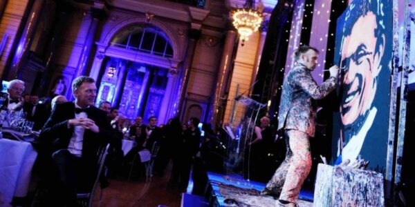 Speed-Painter-At-Gala-Dinner-Event