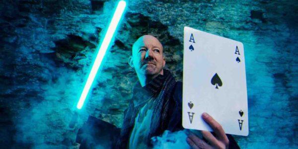 Star-Wars-Party-Entertainer-Magician-With-Lightsaber