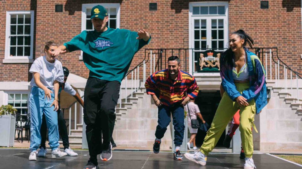 Hire street dancers for outdoor events.