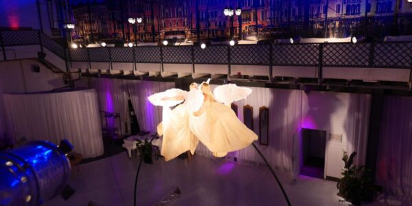 Sway-Pole-Performers-Dressed-As-Angels