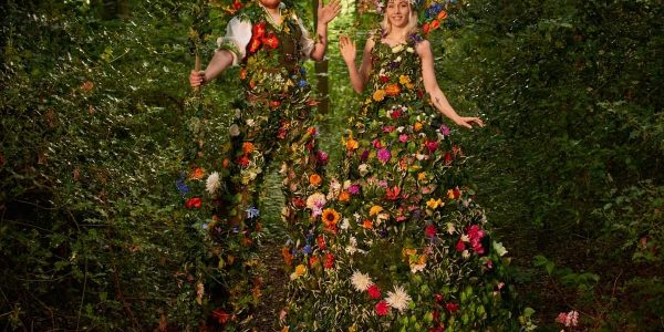The-Blossoms-Stilt-Walker-Duo