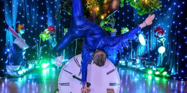 Themed-Acrobatic-Performer-For-Events