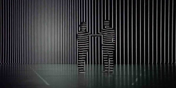 Video-Mapping-Projected-Onto-Dancers
