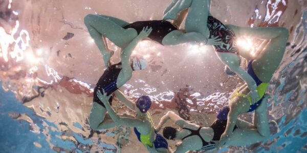 Water-Performers-Underwater