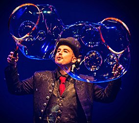 Book our bubble performers for gala dinners worldwide.