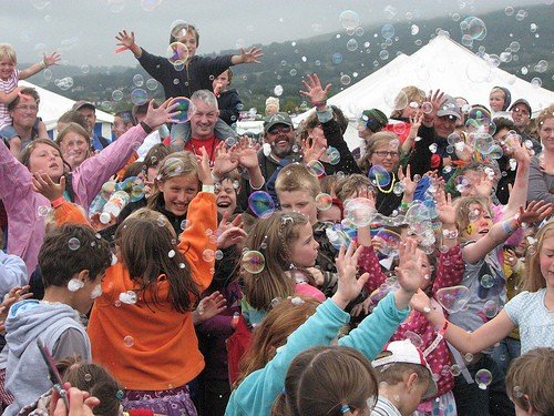 Children's Performer for hire. The Bubble Man is available to book for children's parties in the UK & London. Children's Performer for hire. The Bubble Man is available to book for children's parties in the UK & London.